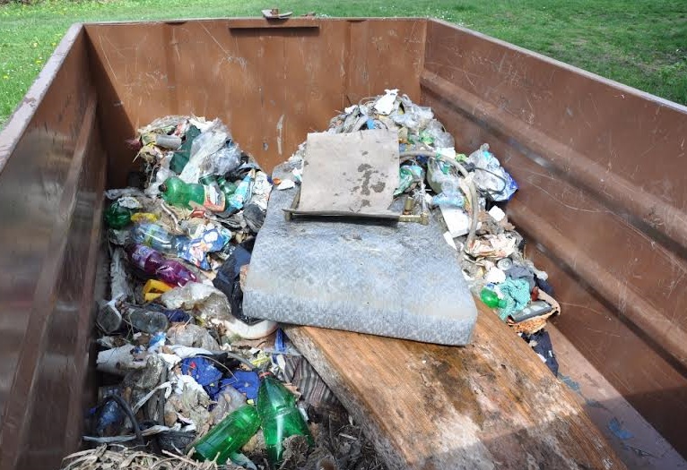 úklid odpadu v Bartově parku, Ostrava