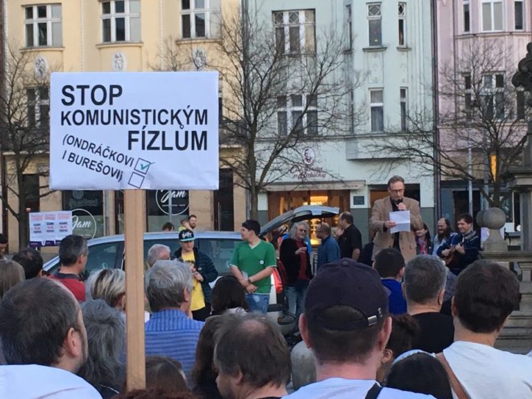 Lidem v Ostravě trestně stíhaný premiér vadí
