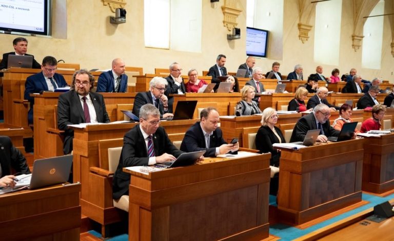 Senátor Orel /Zelení/ přináší informace z říjnového jednání Senátu